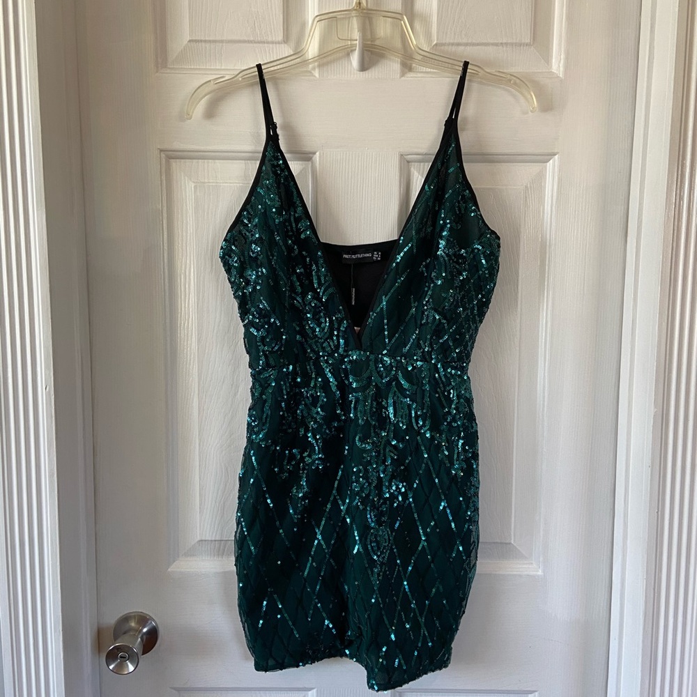 PrettyLittleThing green Sequence Dress Size 6 NWT